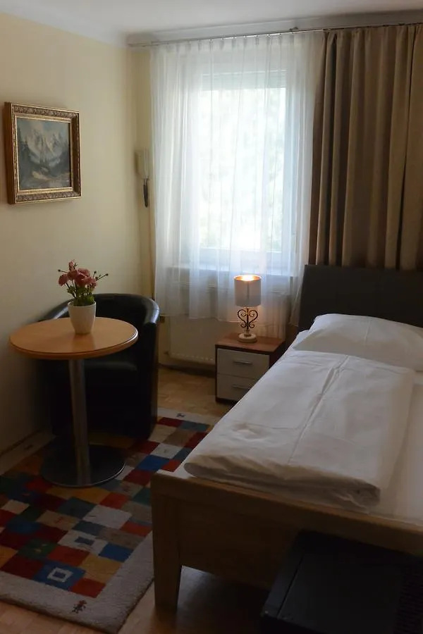 Adlerhof Panzió Salzburg 2*,